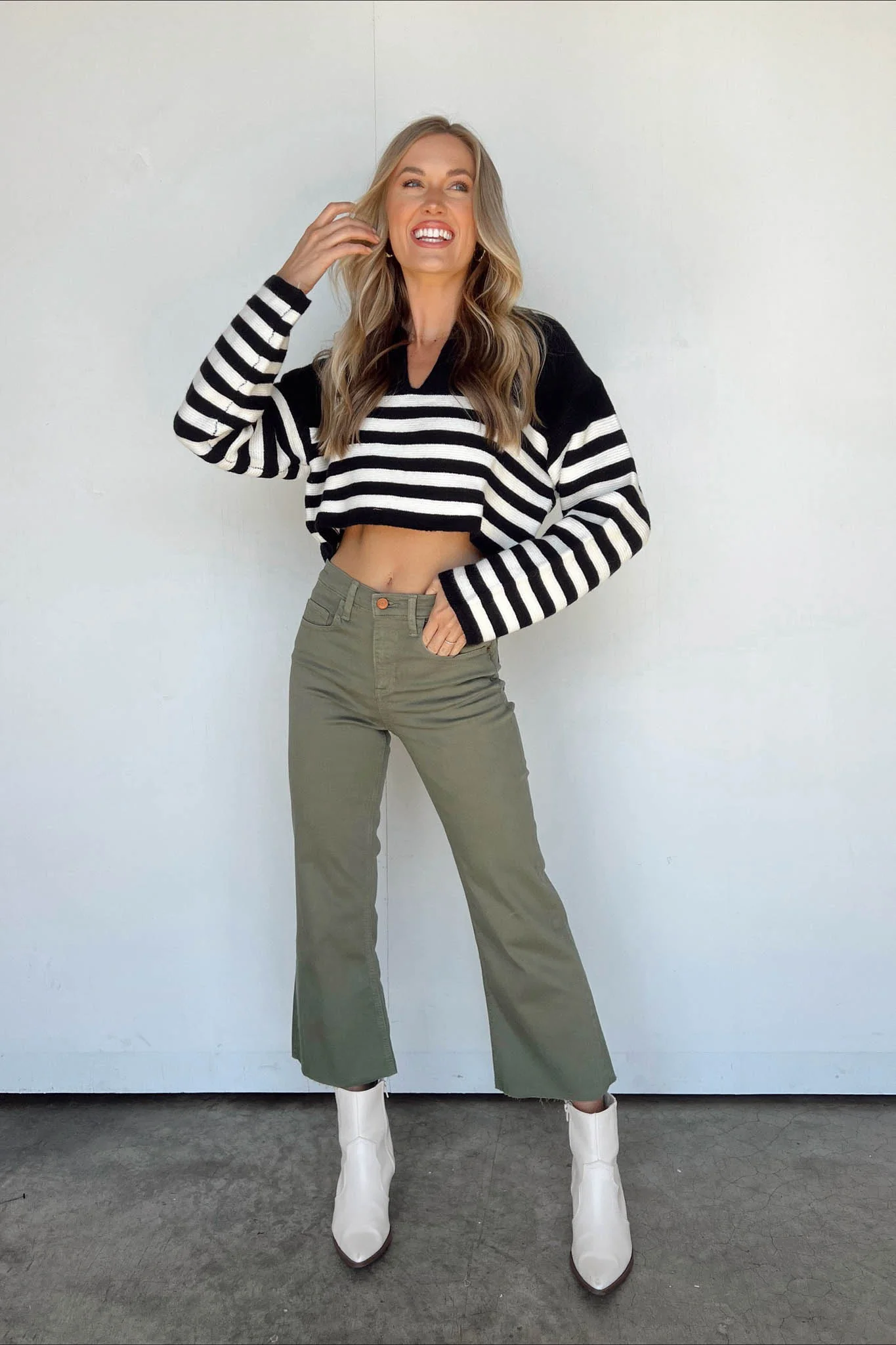Cadet Cropped Flare Jeans - Image 7